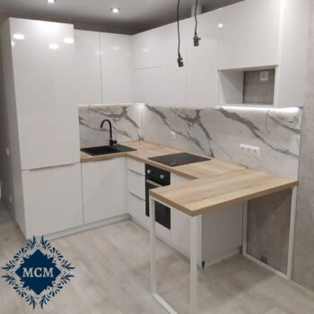 Белоснежная кухня в глянцевом пластике U39
